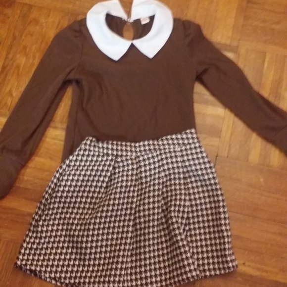 Matching brown and white 2 piece - Picture 1 of 3